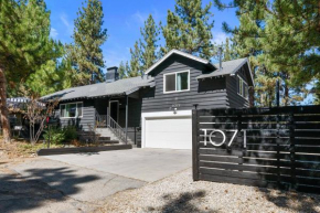 Dream Moon House - Great Location, Hot Tub, Game Room, Pool Table, Air Hockey, Foosball Big Bear Lake